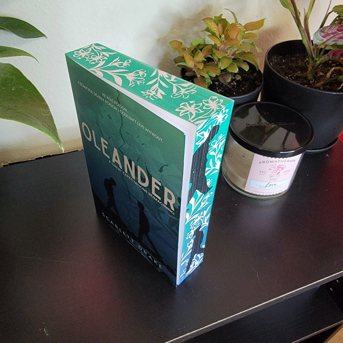 Oleander Sprayed Edge Book
