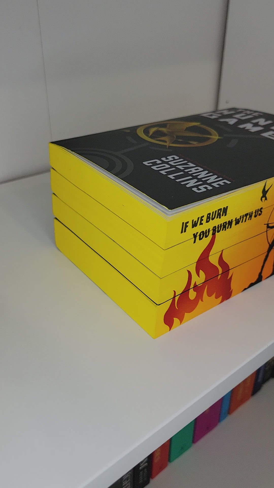 The Hunger Games Sprayed Edge Set