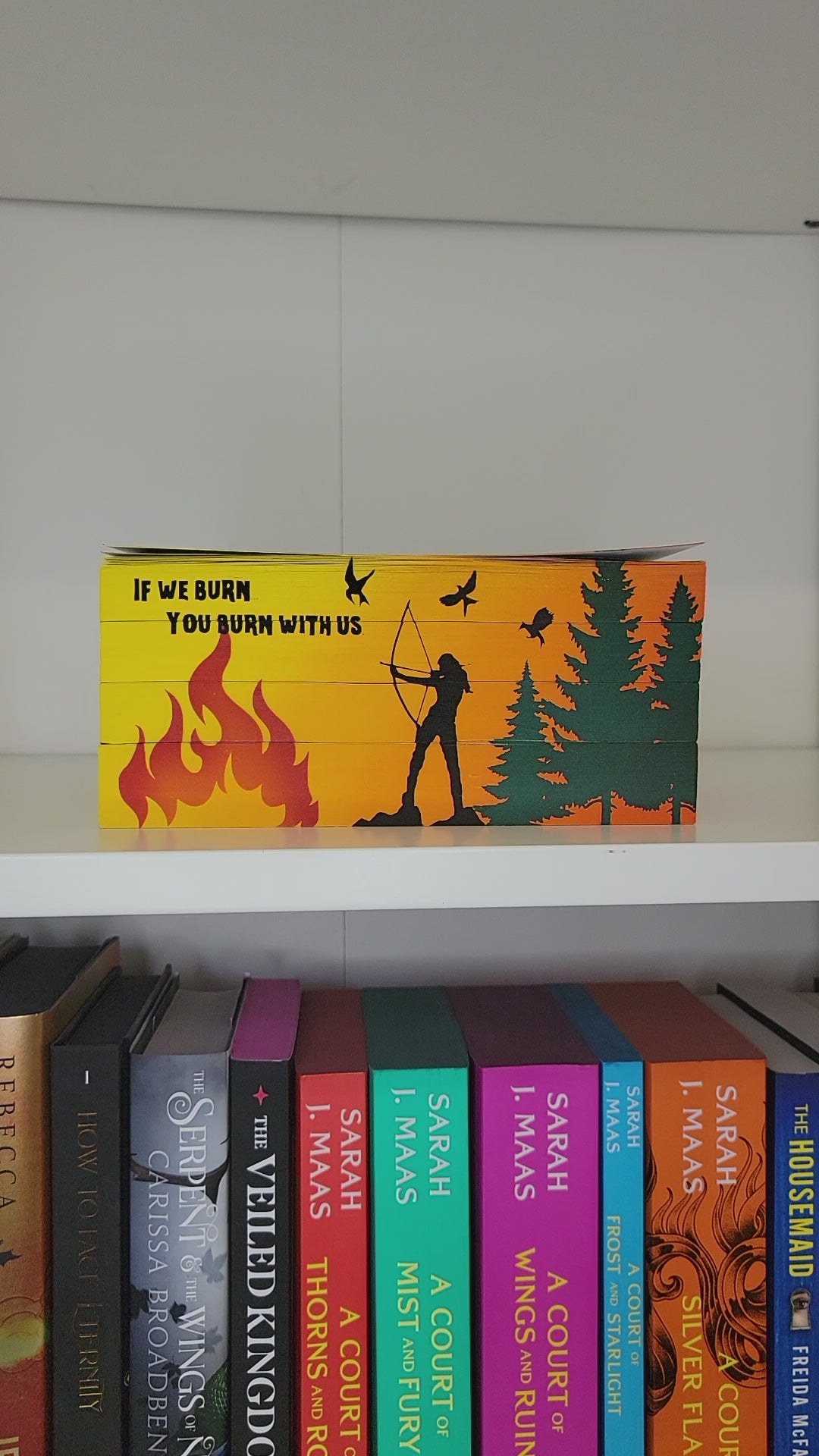 The Hunger Games Sprayed Edge Set