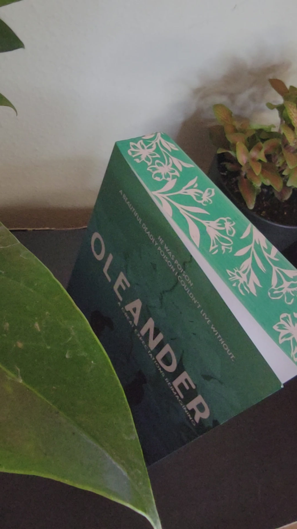Oleander Sprayed Edge Book