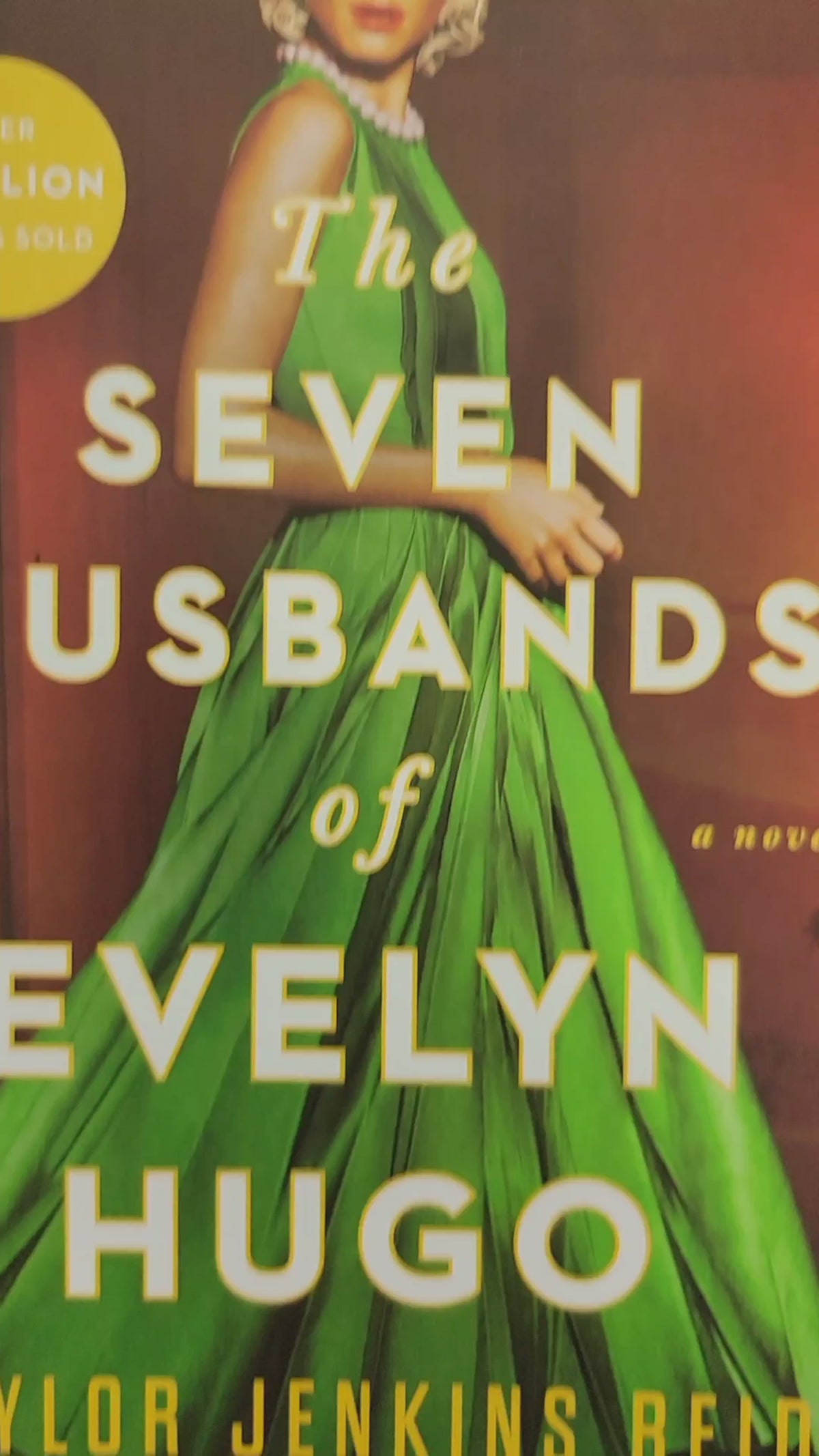 The Seven Husbands of Evelyn Hugo Sprayed Edge Book