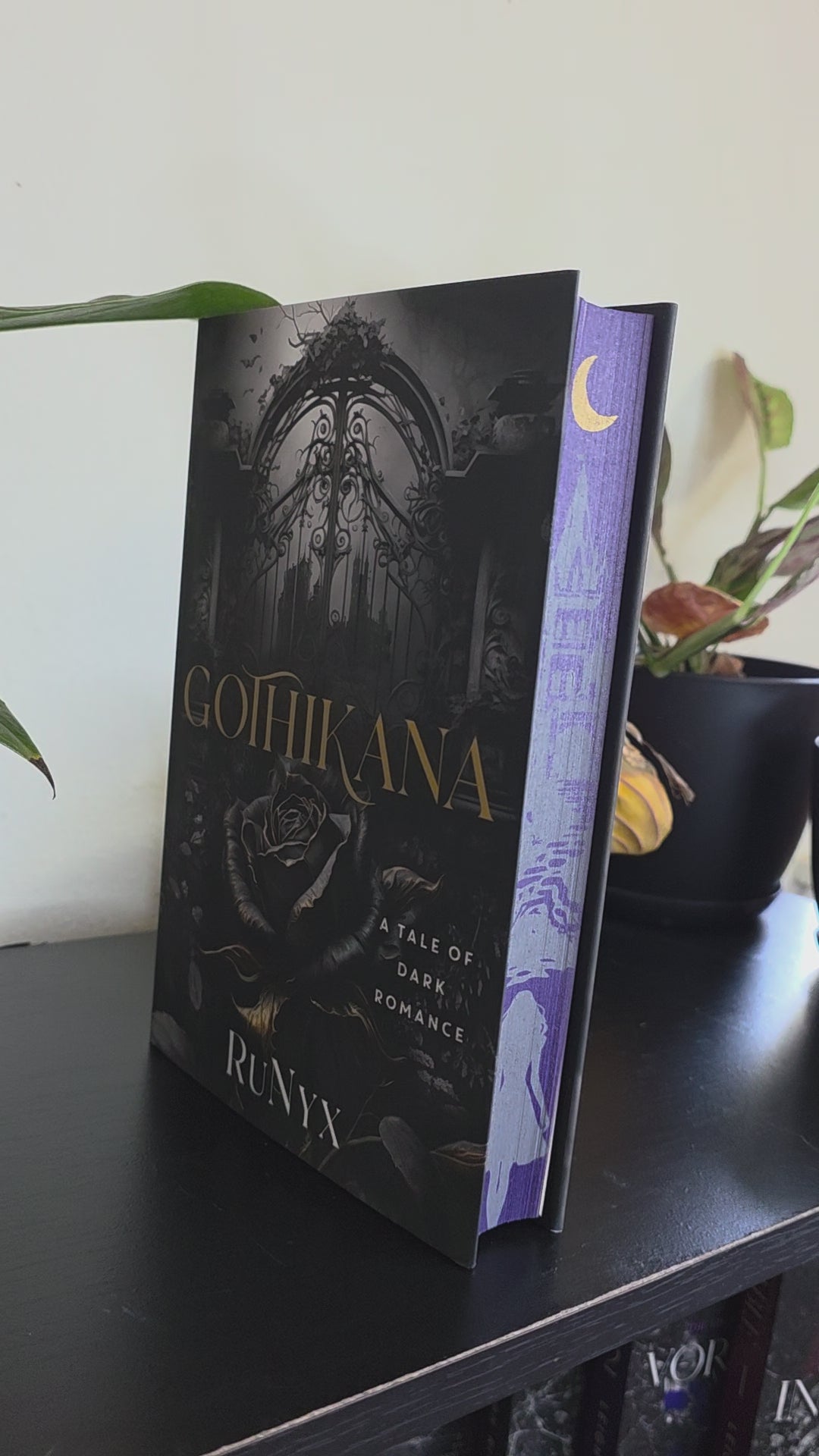 Gothikana Sprayed Edge Book