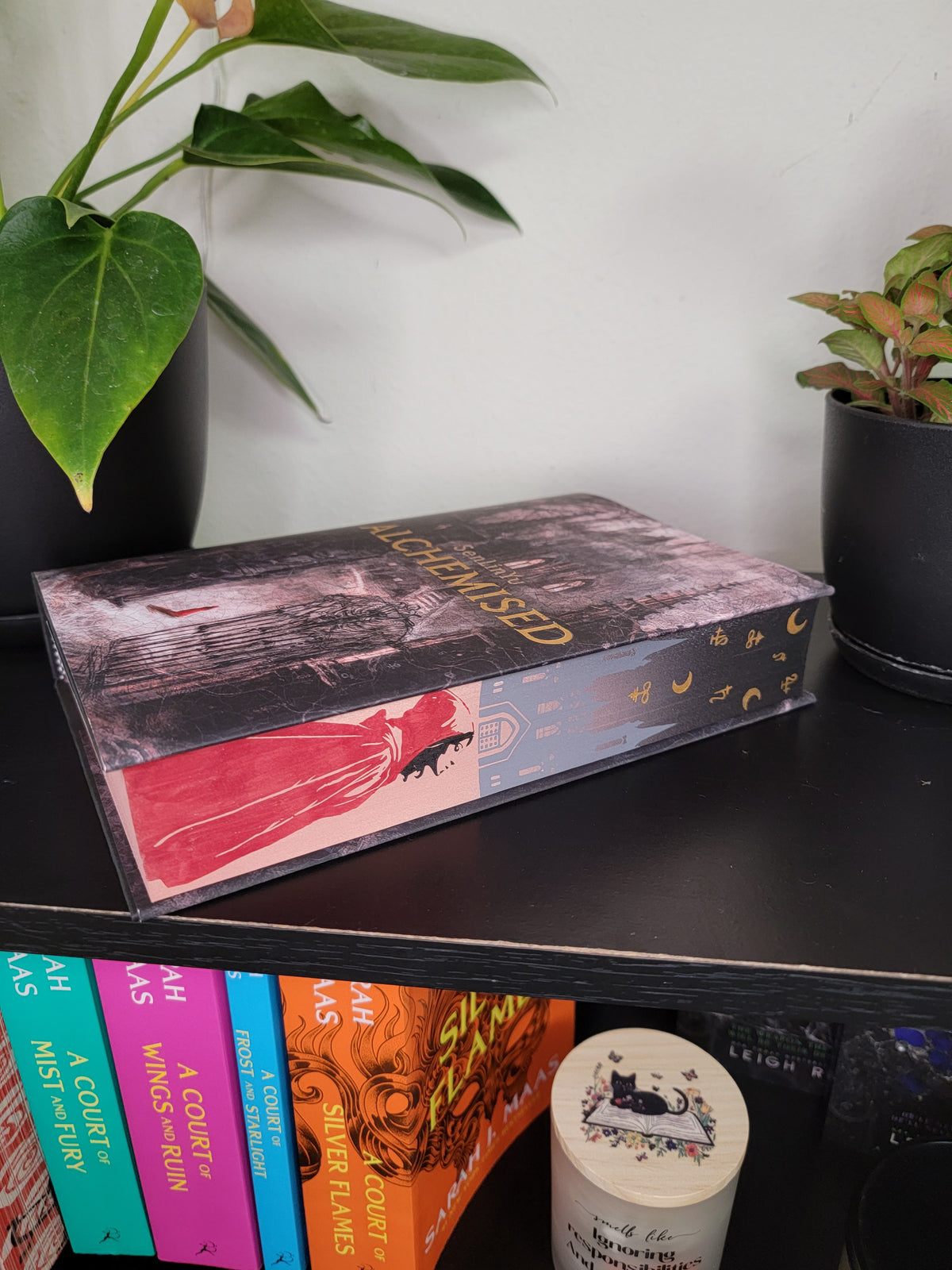 Alchamised Sprayed Edge Book