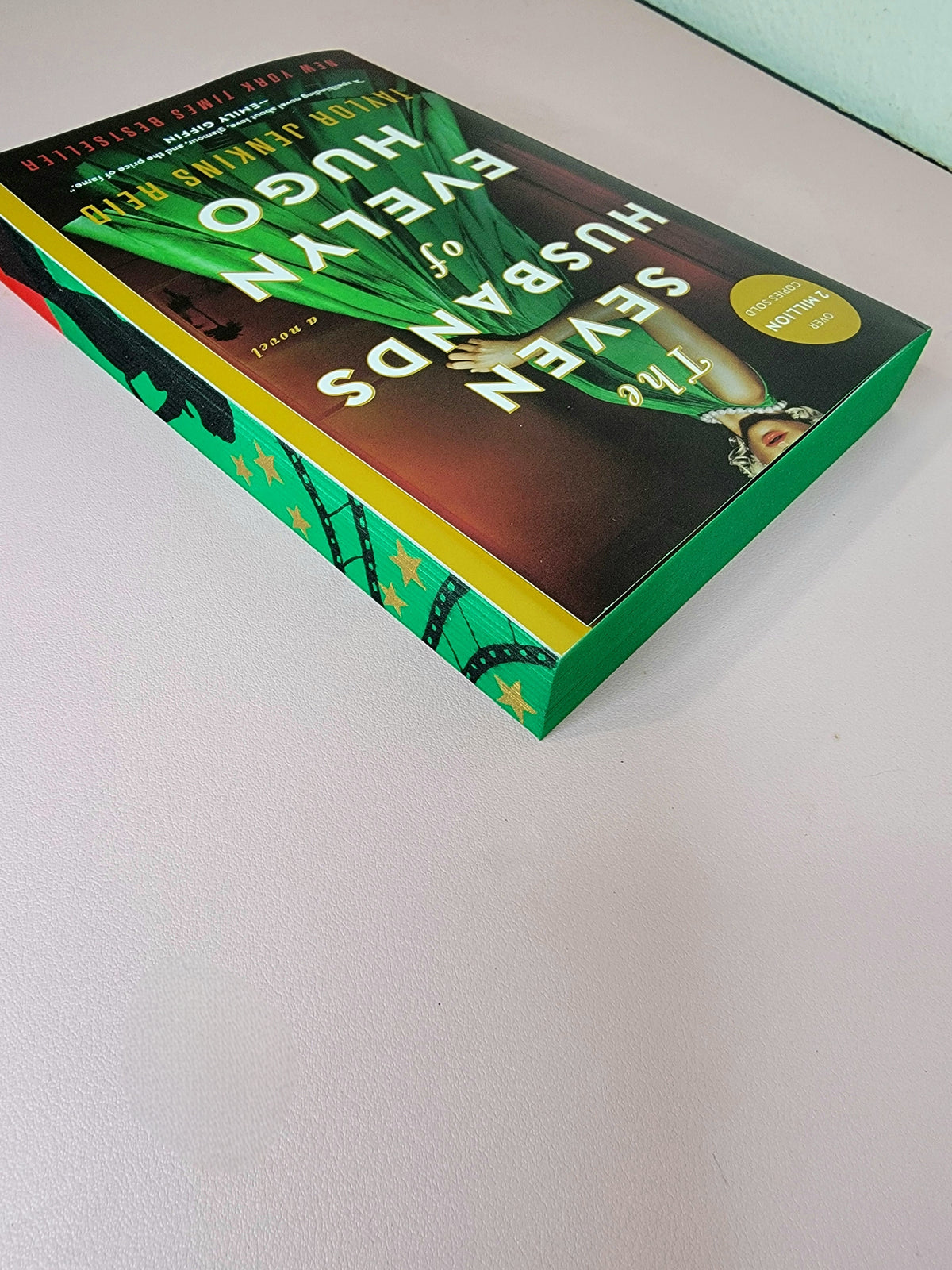 The Seven Husbands of Evelyn Hugo Sprayed Edge Book