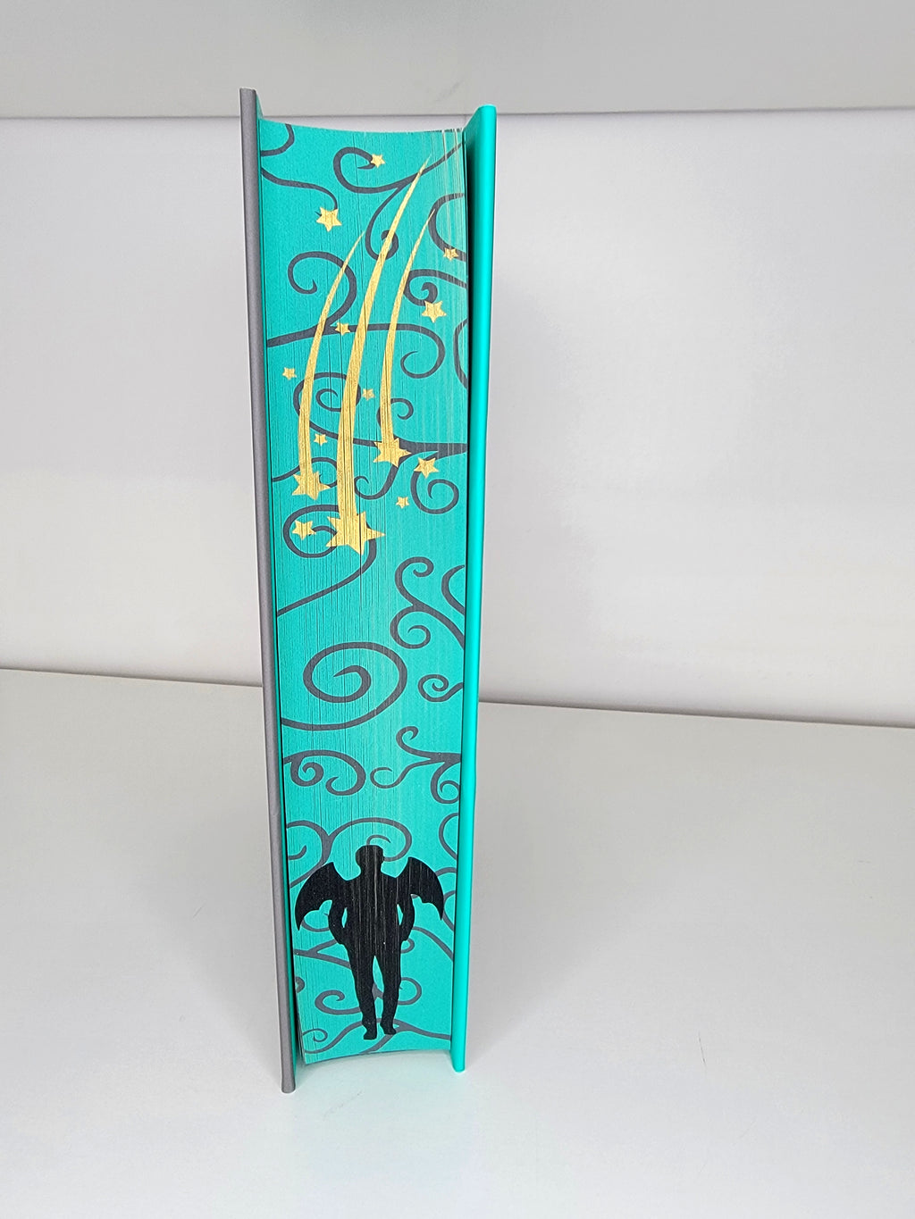 A Court of Thorns and Roses Sprayed Edge Book Set