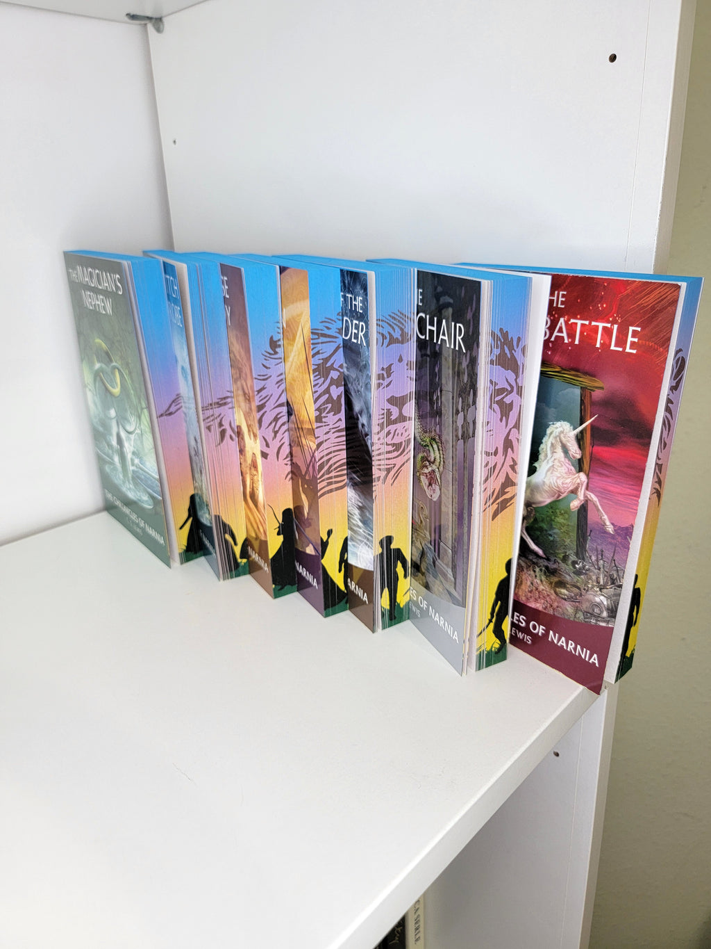 Chronicles of Narnia Sprayed Edge Set