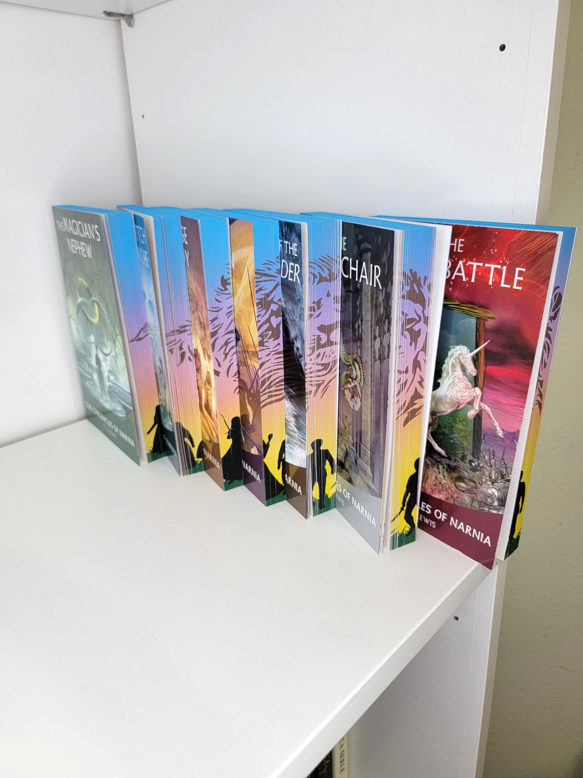 Chronicles of Narnia Sprayed Edge Set
