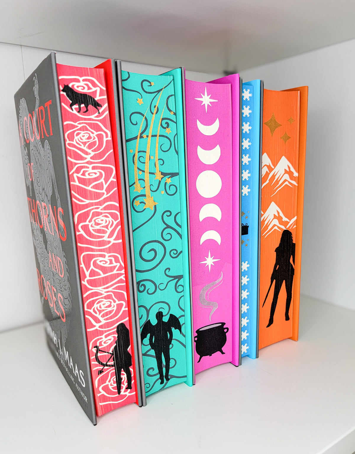 A Court of Thorns and Roses Sprayed Edge Book Set